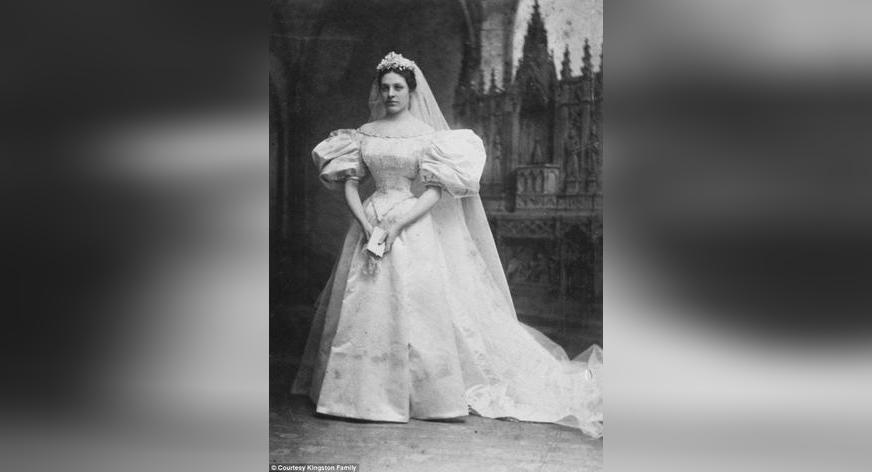 Llevar algo prestado: Esta novia usa un vestido de bodas de 120 años